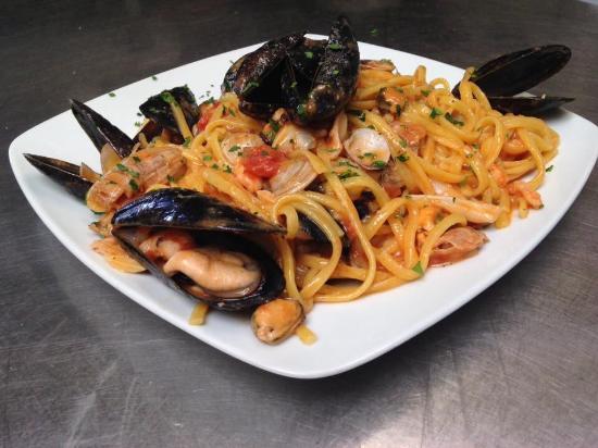 Maina Beach Ristorante