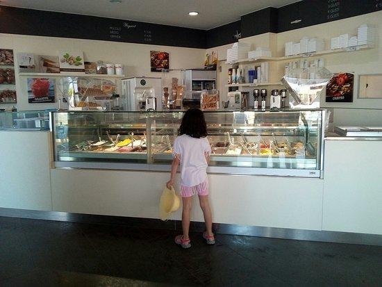 Gloria gelateria yogurteria